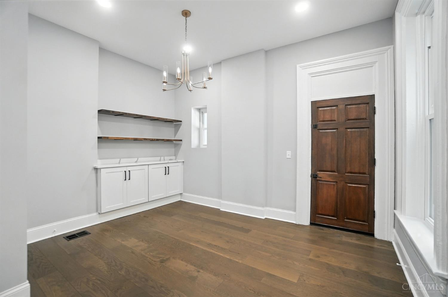 Cincinnati, Ohio, 45214, United States, 4 Bedrooms Bedrooms, ,3 BathroomsBathrooms,Residential,For Sale,1955713