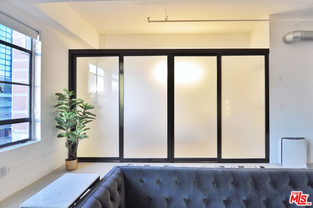 Los Angeles, California, 90014, United States, 1 Bedroom Bedrooms, ,1 BathroomBathrooms,Residential,For Sale,1777203