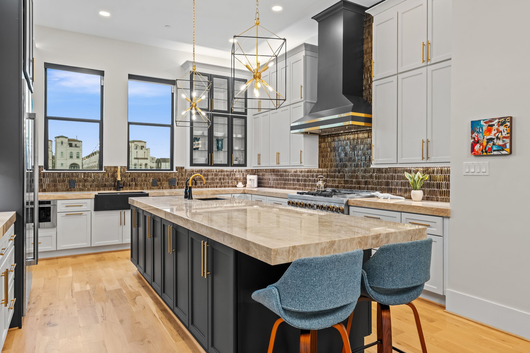  611 N Live Oak Street - 物件實景