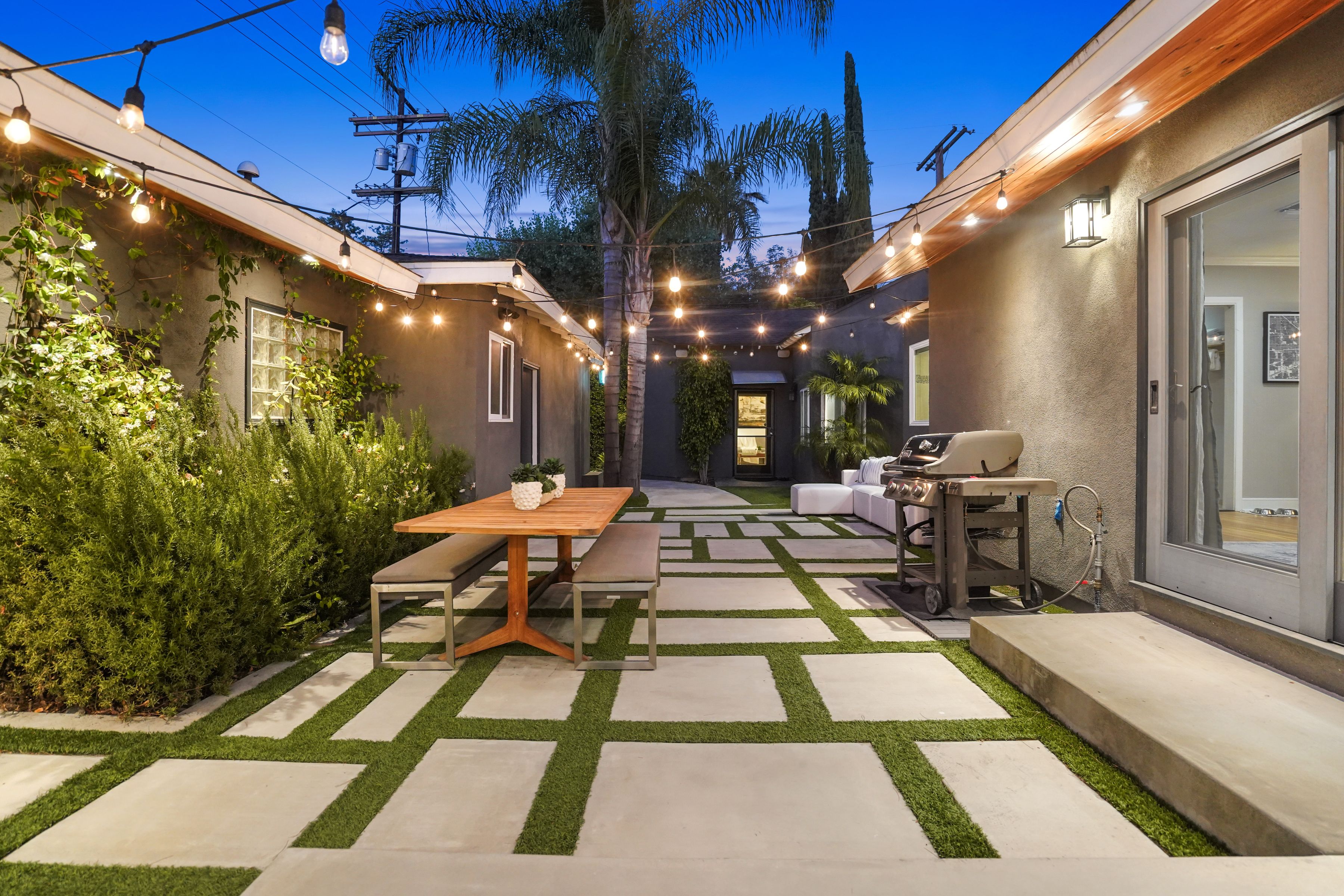  4744 Camellia Avenue - 物件實景