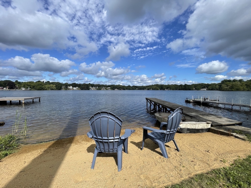 Bellingham, Massachusetts, 02019, United States, 4 Bedrooms Bedrooms, ,4 BathroomsBathrooms,Residential,For Sale,1927389
