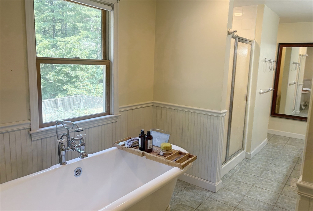 Halifax, Massachusetts, 02338, United States, 3 Bedrooms Bedrooms, ,4 BathroomsBathrooms,Residential,For Sale,1896285