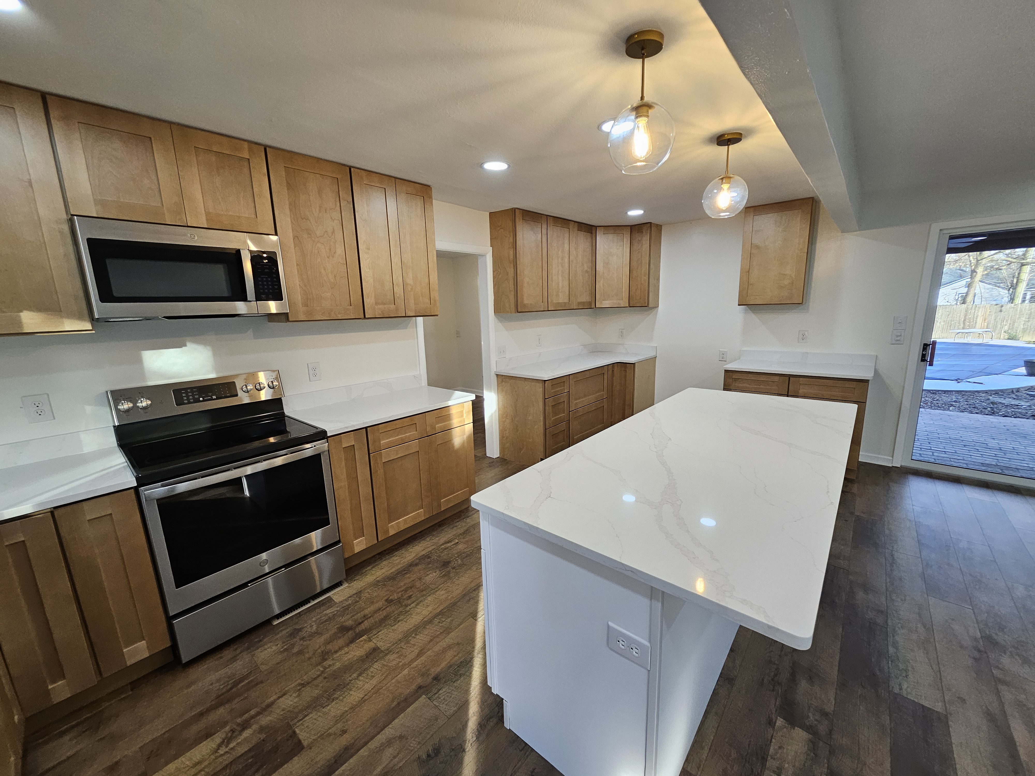 Monett, Missouri, 65708, United States, 4 Bedrooms Bedrooms, ,4 BathroomsBathrooms,Residential,For Sale,1998784