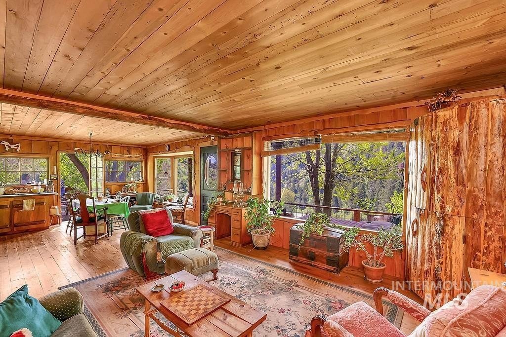 Riggins, Idaho, 83549, United States, 2 Bedrooms Bedrooms, ,1 BathroomBathrooms,Residential,For Sale,1826044