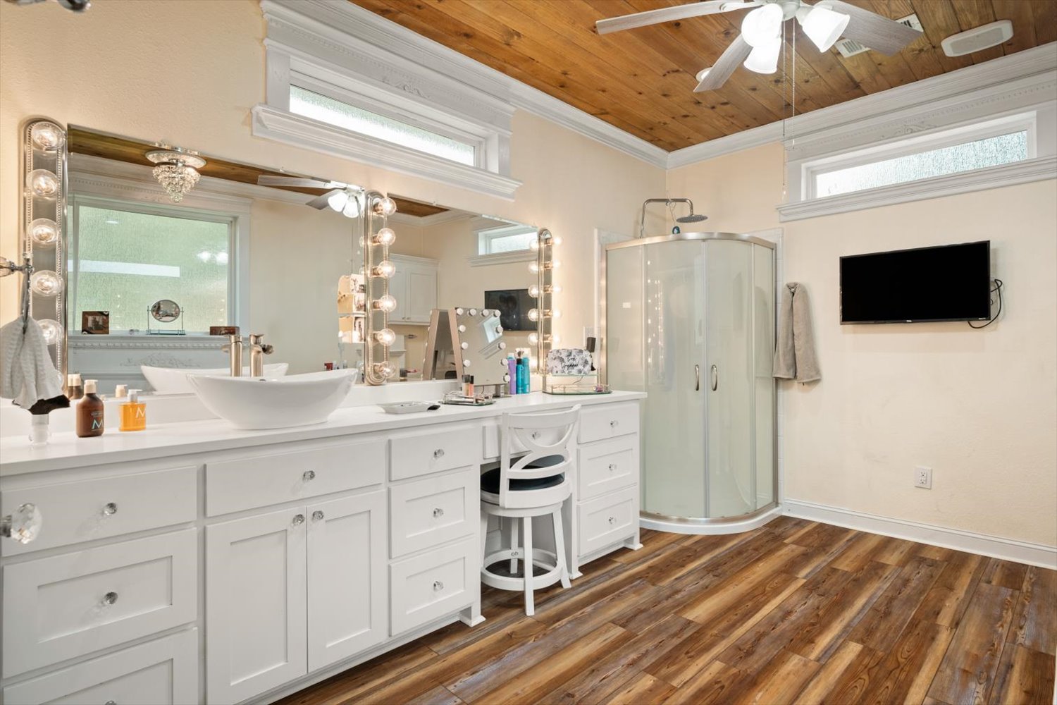 Quinlan, Texas, 75474, United States, 2 Bedrooms Bedrooms, ,2 BathroomsBathrooms,Residential,For Sale,1937387