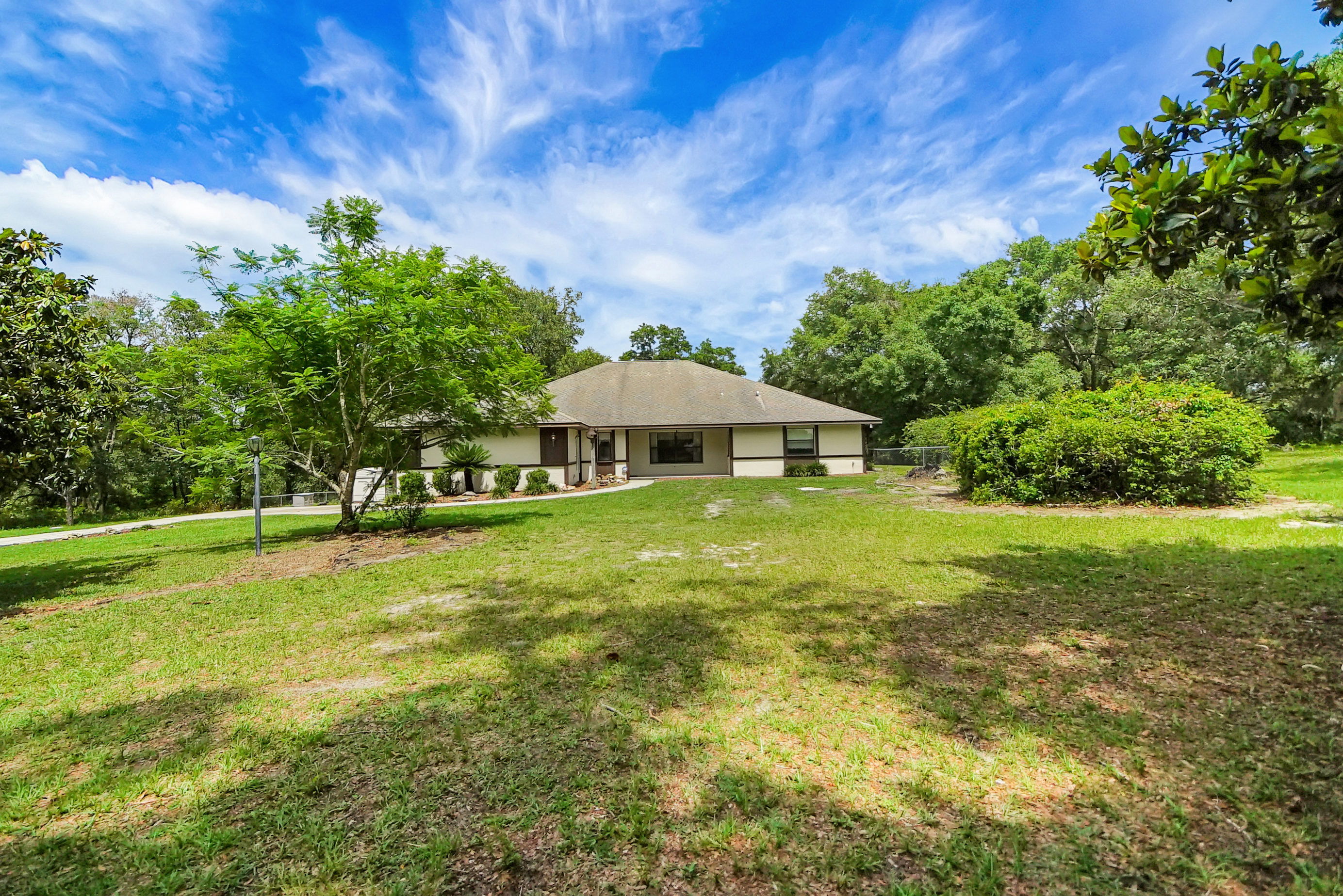 Lady Lake, Florida, 32159, United States, 4 Bedrooms Bedrooms, ,2 BathroomsBathrooms,Residential,For Sale,1873535