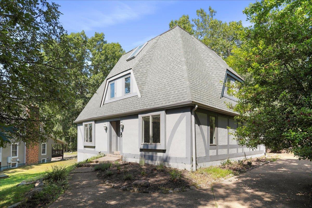 Mcgaheysville, Virginia, 22840, United States, 4 Bedrooms Bedrooms, ,4 BathroomsBathrooms,Residential,For Sale,1877155