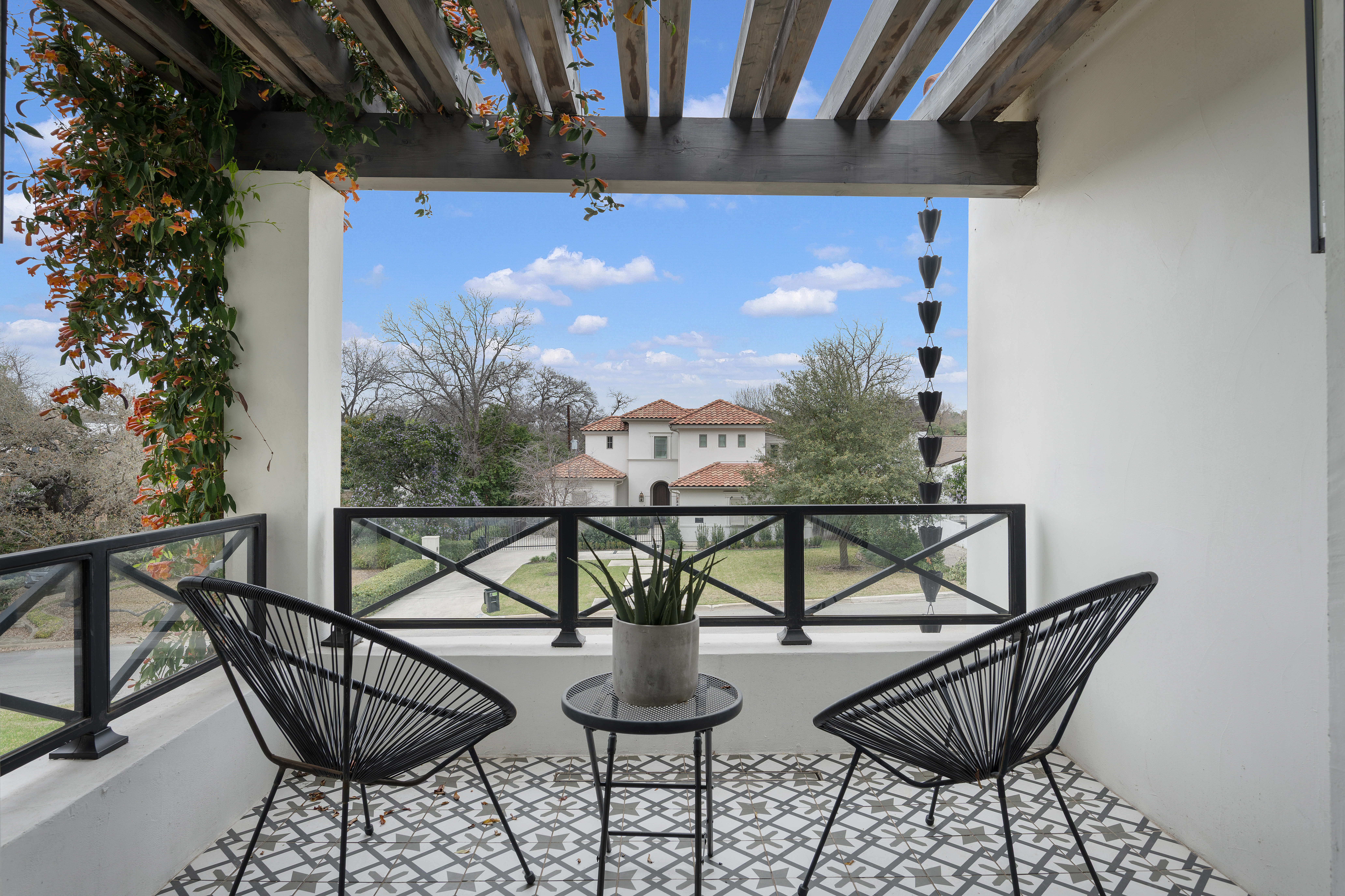  Designer Renovation + Pool Retreat in Terrell Hills - 物件實景