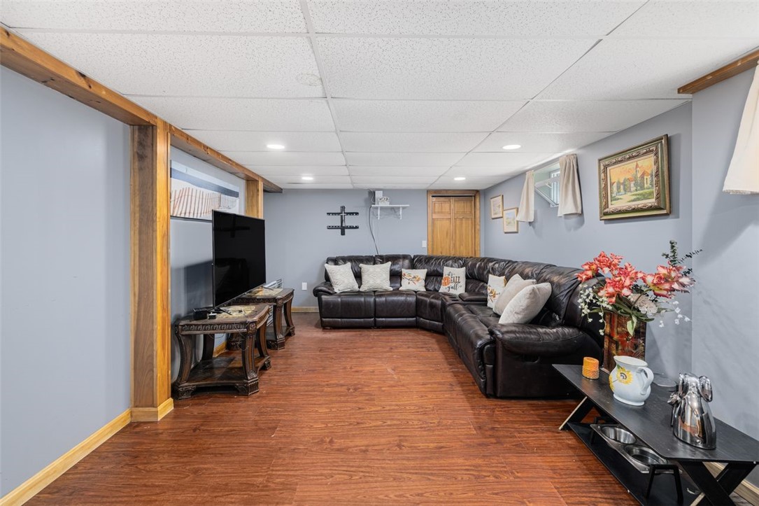 Cranston, Rhode Island, 02910, United States, 3 Bedrooms Bedrooms, ,3 BathroomsBathrooms,Residential,For Sale,1969292