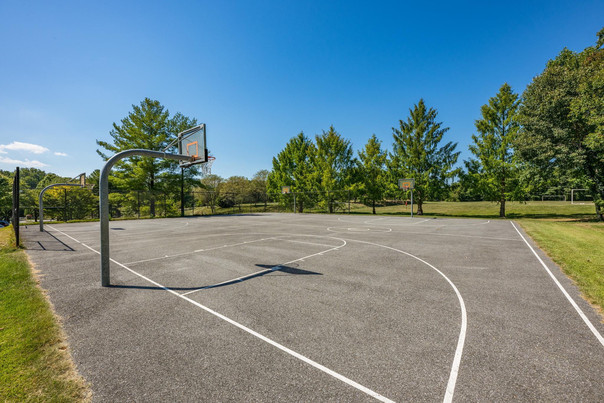  9705 Holloway Hill, Potomac, MD, 20854 - 物件實景