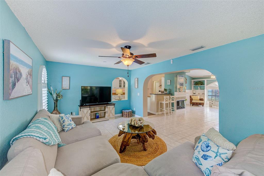 Largo, Florida, 33773, United States, 3 Bedrooms Bedrooms, ,2 BathroomsBathrooms,Residential,For Sale,1939430