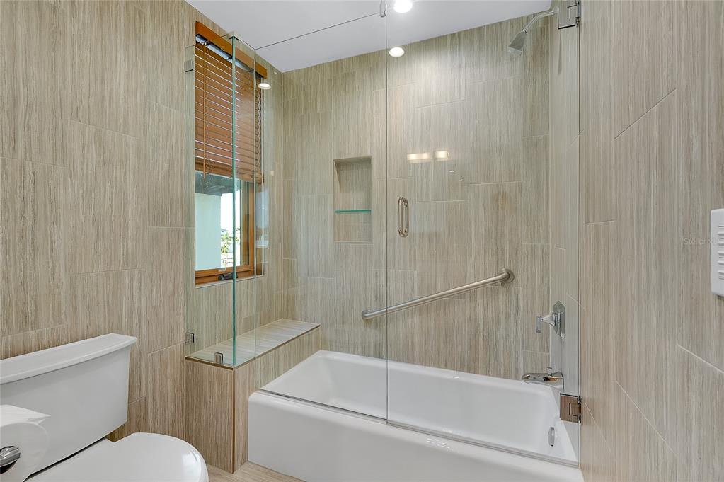 Sarasota, Florida, 34236, United States, 5 Bedrooms Bedrooms, ,6 BathroomsBathrooms,Residential,For Sale,1994803