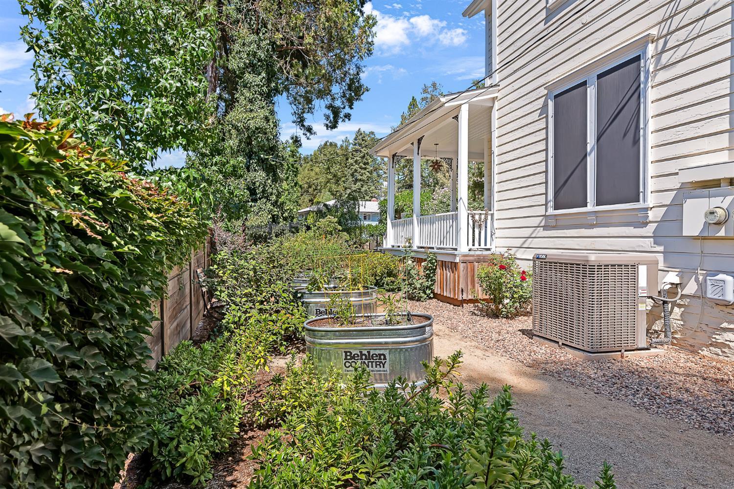 Placerville, California, 95667, United States, 4 Bedrooms Bedrooms, ,2 BathroomsBathrooms,Residential,For Sale,1978862