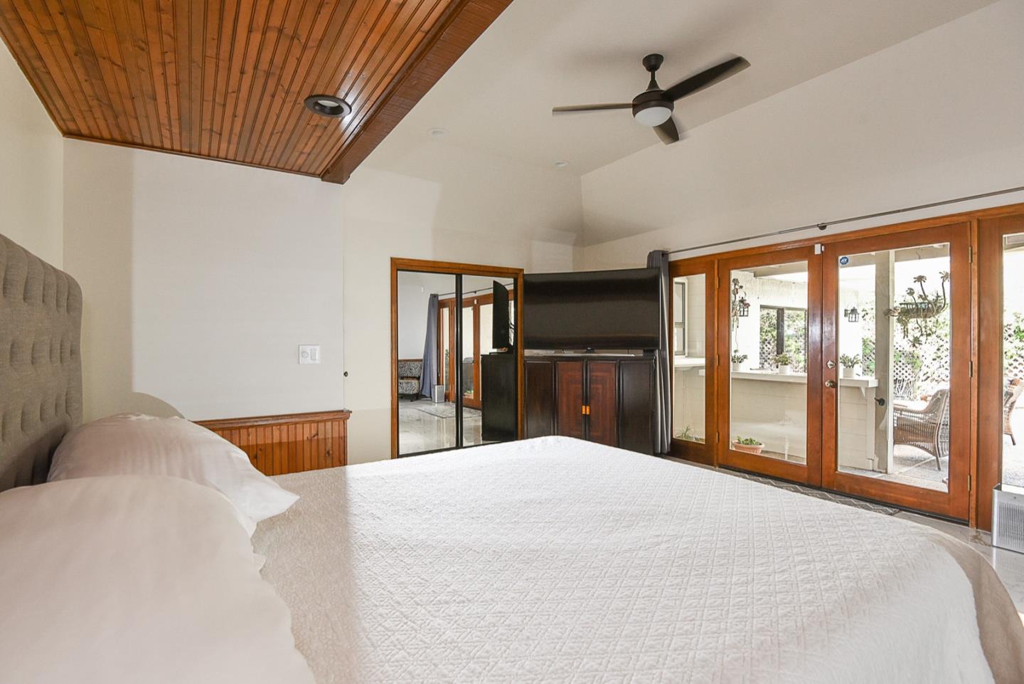 Hollister, California, 95023, United States, 3 Bedrooms Bedrooms, ,2 BathroomsBathrooms,Residential,For Sale,1983755