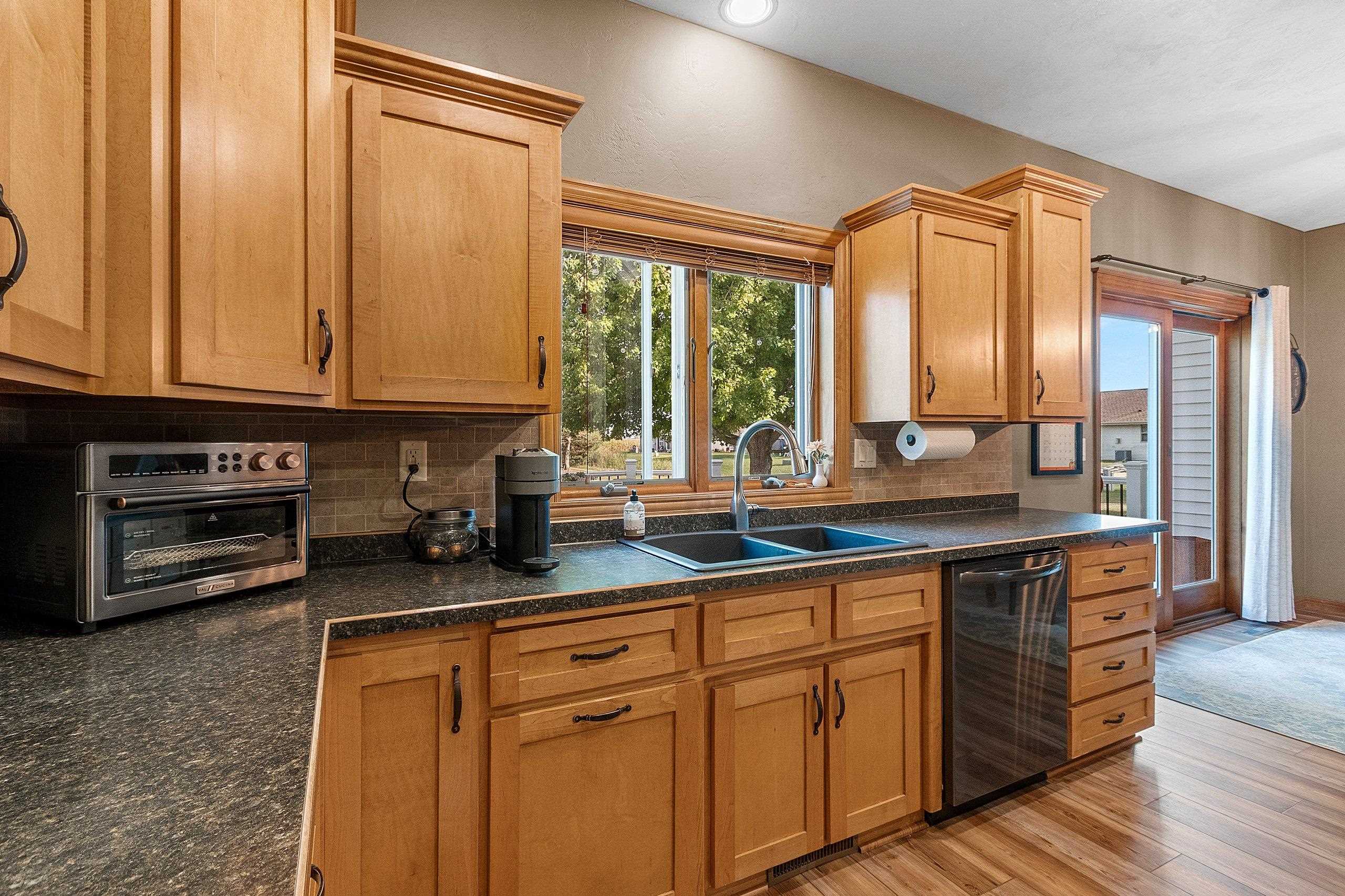 APPLETON, Wisconsin, 54913, United States, 4 Bedrooms Bedrooms, ,3 BathroomsBathrooms,Residential,For Sale,1960996