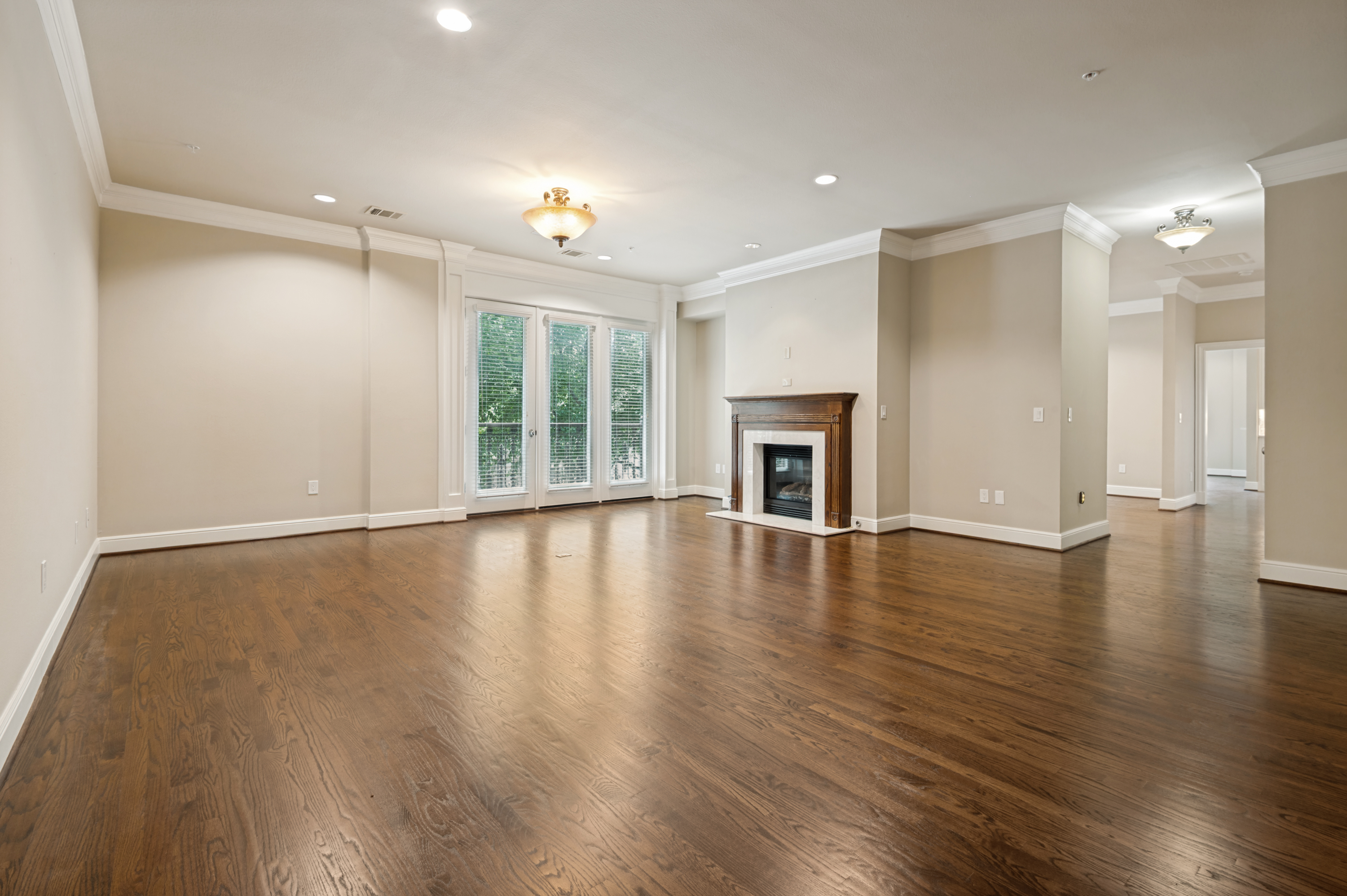  Move right in ... meticulously maintained Midrise in coveted Preston Hollow - 物件實景