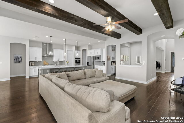 San Antonio, Texas, 78261, United States, 5 Bedrooms Bedrooms, ,5 BathroomsBathrooms,Residential,For Sale,1827097