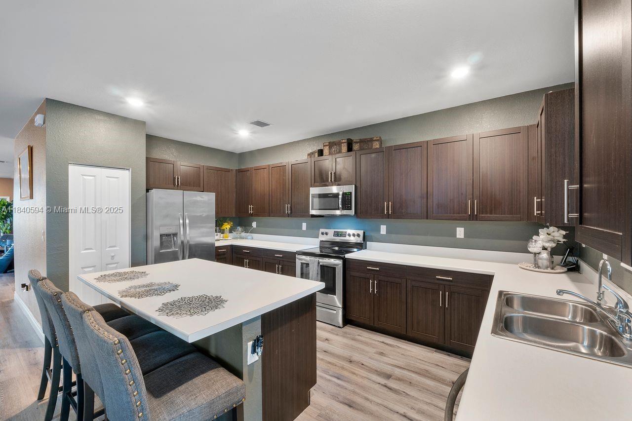 Homestead, Florida, 33032, United States, 5 Bedrooms Bedrooms, ,4 BathroomsBathrooms,Residential,For Sale,1896086