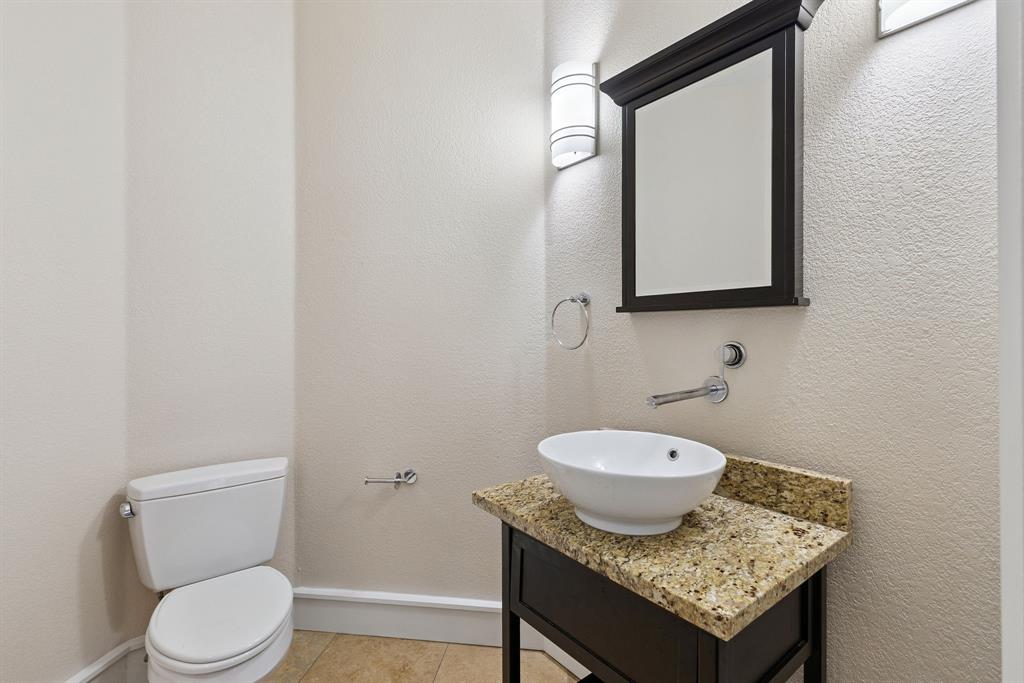 Dallas, Texas, 75204, United States, 2 Bedrooms Bedrooms, ,3 BathroomsBathrooms,Residential,For Sale,1895857