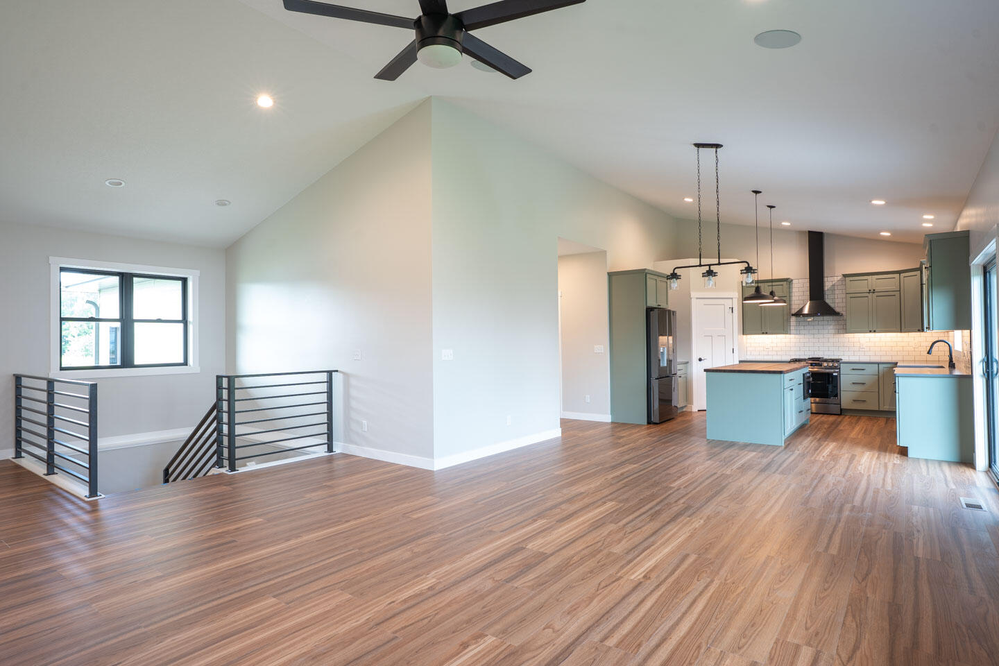 Holmen, Wisconsin, 54636, United States, 5 Bedrooms Bedrooms, ,3 BathroomsBathrooms,Residential,For Sale,1986316