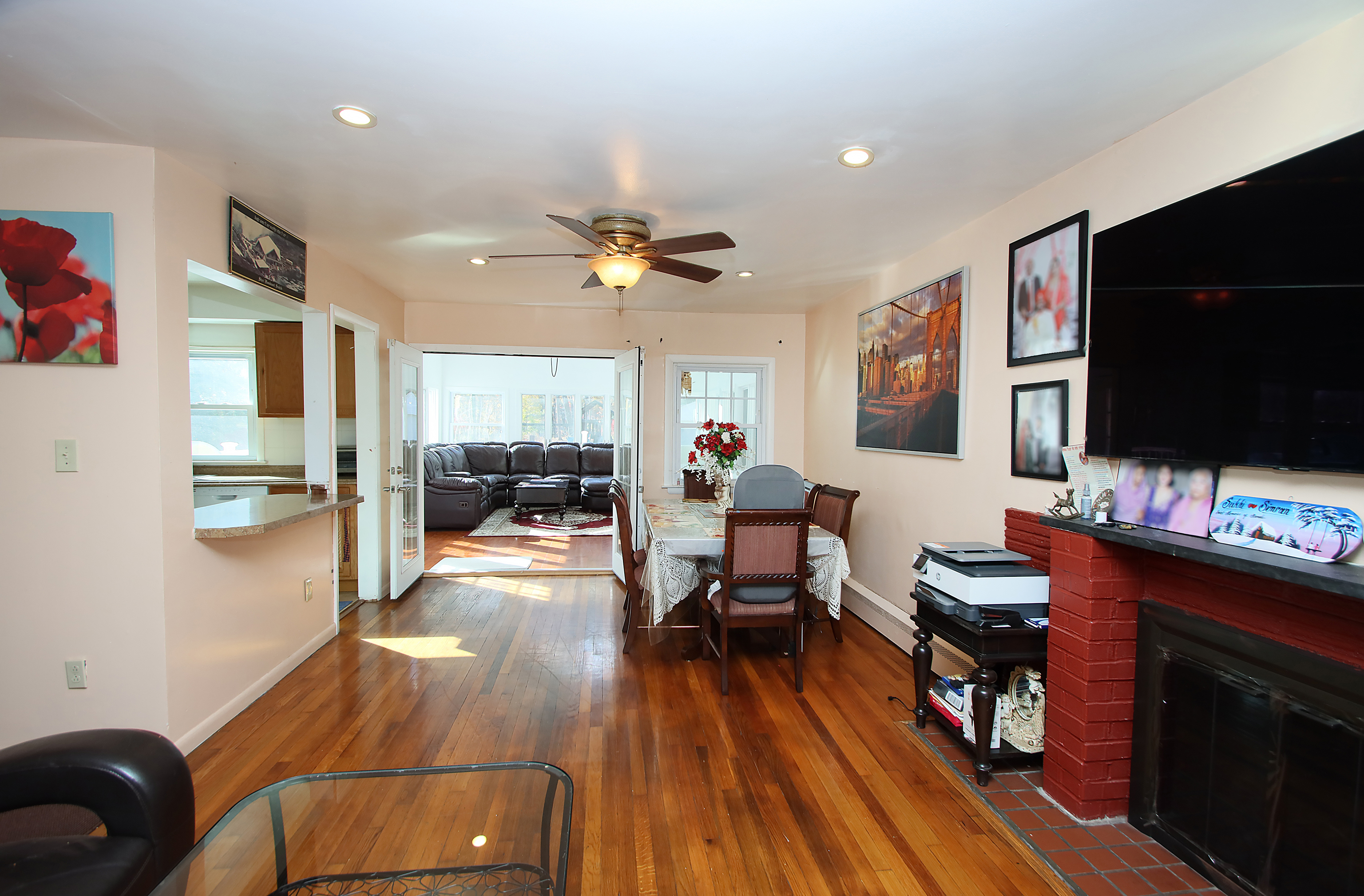 North Haven, Connecticut, 06473, United States, 3 Bedrooms Bedrooms, ,2 BathroomsBathrooms,Residential,For Sale,1989053