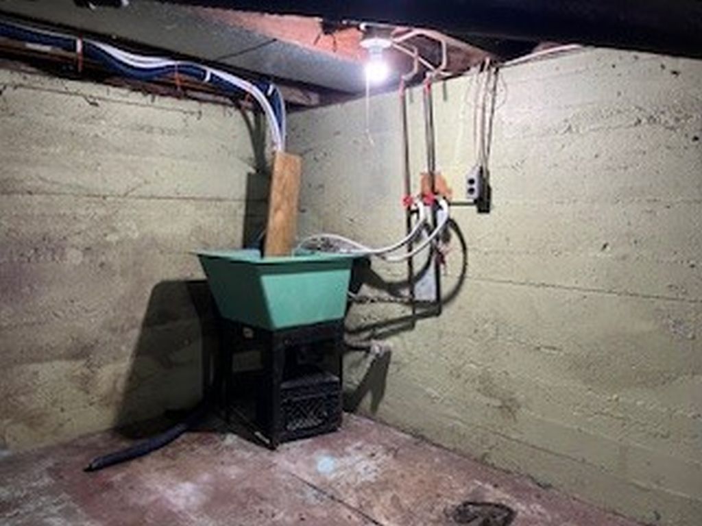 Portsmouth, New Hampshire, 03901, United States, 3 Bedrooms Bedrooms, ,1 BathroomBathrooms,Residential,For Sale,2005632