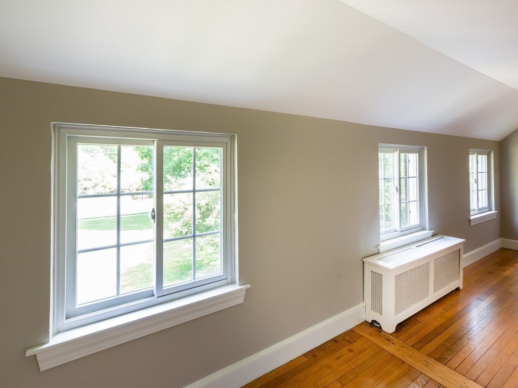 Brockton, Massachusetts, 02301, United States, 5 Bedrooms Bedrooms, ,3 BathroomsBathrooms,Residential,For Sale,1879752