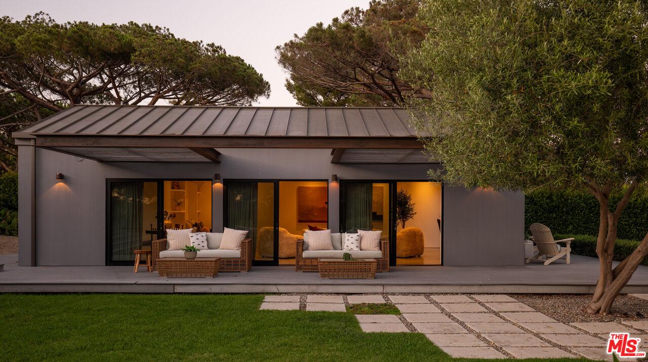 Malibu, California, 90265, United States, 5 Bedrooms Bedrooms, ,5 BathroomsBathrooms,Residential,For Sale,1918690