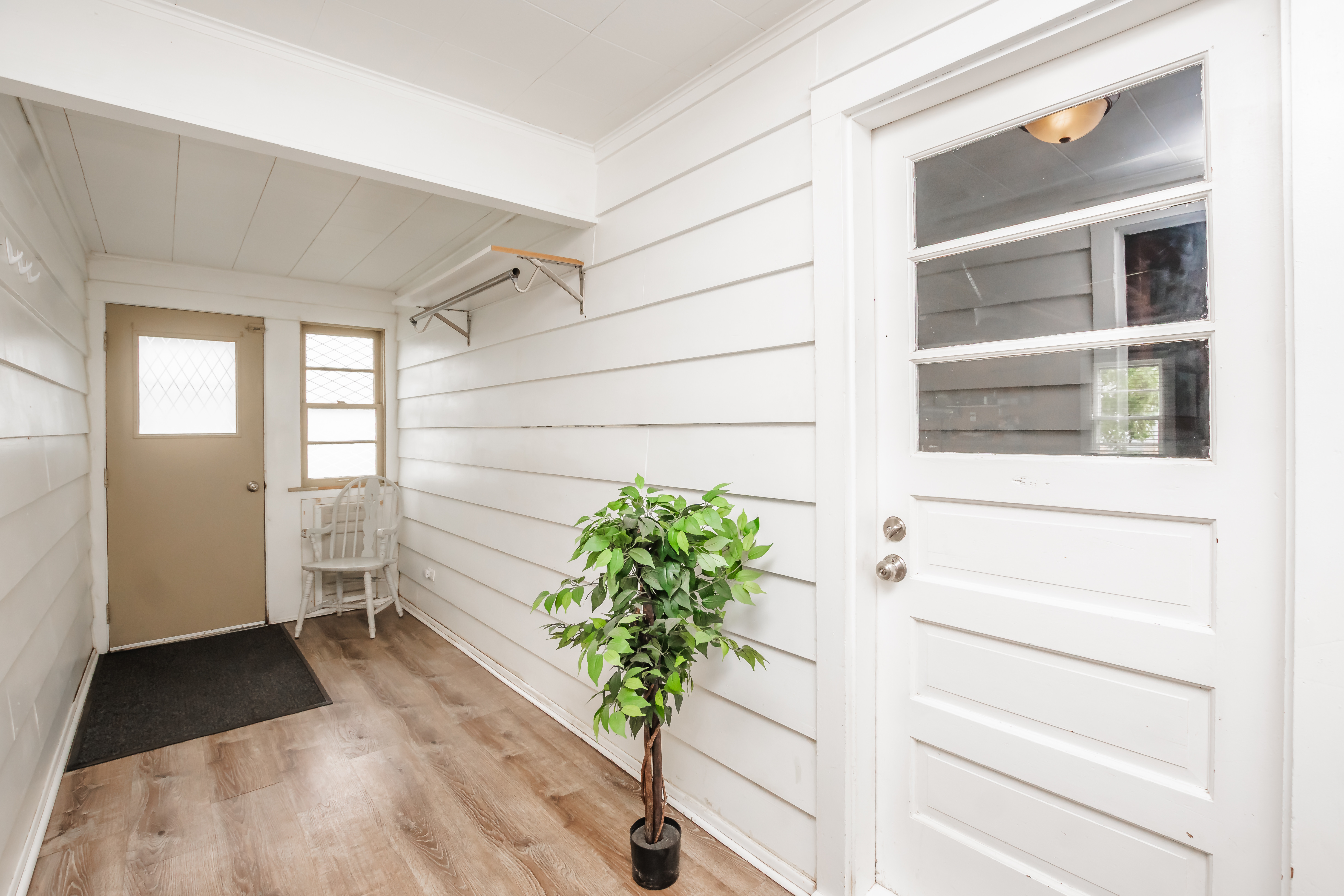  Beautifully Maintained Starter Home - 物件實景