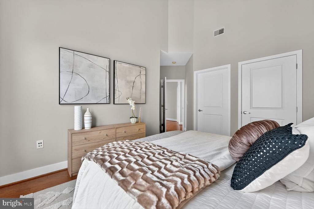 Arlington, Virginia, 22201, United States, 2 Bedrooms Bedrooms, ,2 BathroomsBathrooms,Residential,For Sale,1927773