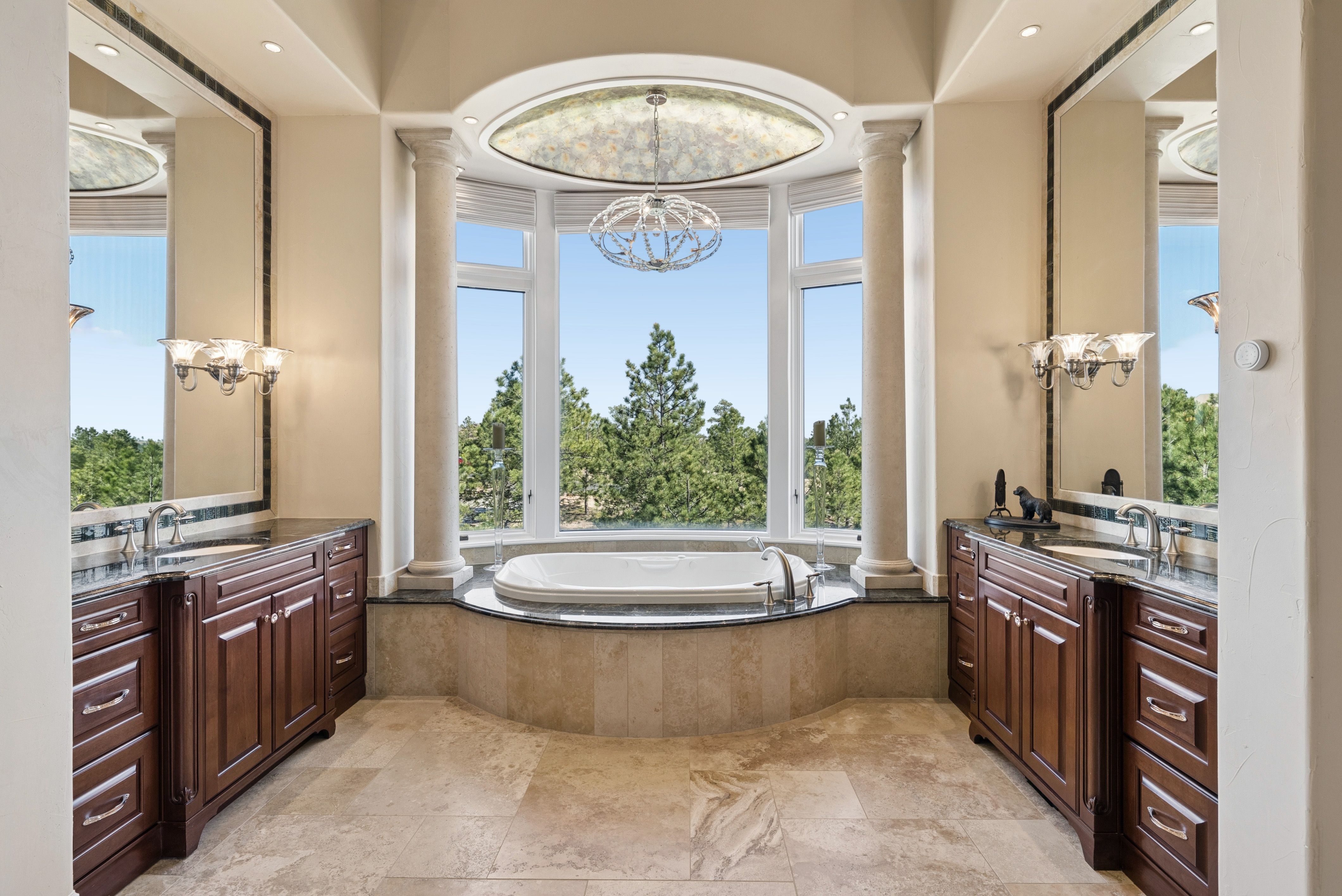  Extraordinary legacy estate on 2.59 private acres in Cathedral Pines - 物件實景