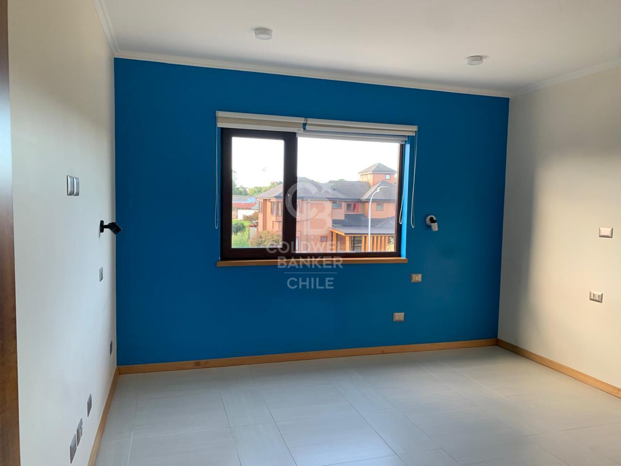 Puerto Varas, Chile, 7 Bedrooms Bedrooms, ,5 BathroomsBathrooms,Residential,For Sale,1990332