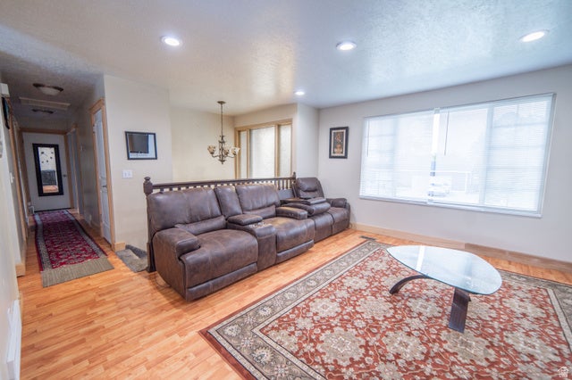 Sandy, Utah, 84093, United States, 4 Bedrooms Bedrooms, ,1 BathroomBathrooms,Residential,For Sale,2048186