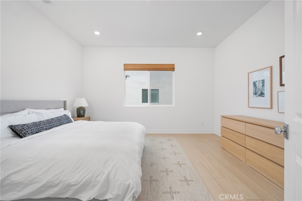 Irvine, California, 92618, United States, 1 Bedroom Bedrooms, ,1 BathroomBathrooms,Residential,For Sale,1707391