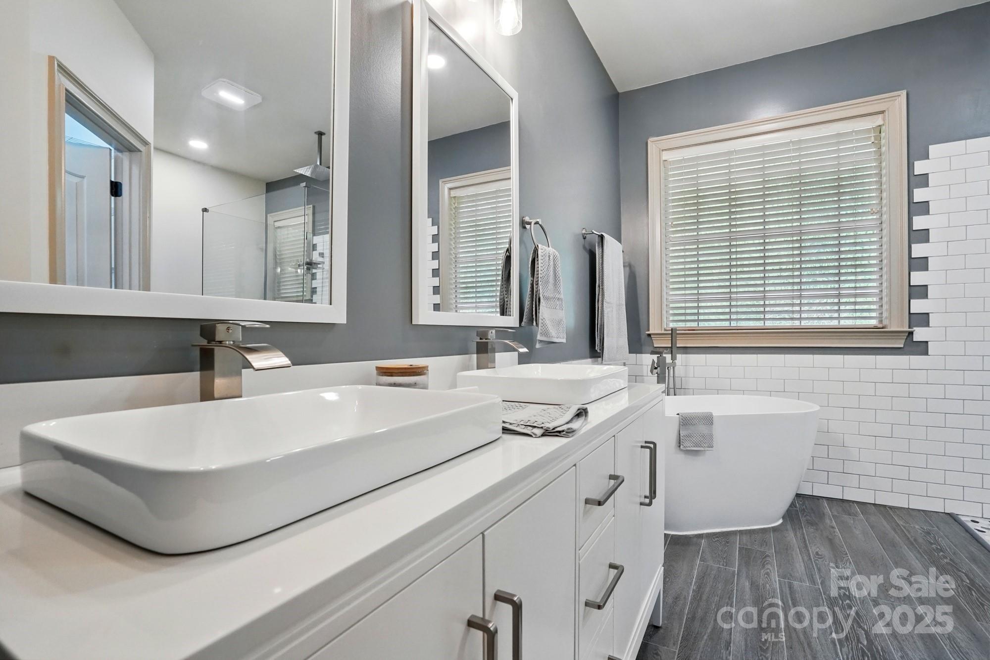 Rock Hill, South Carolina, 29730, United States, 4 Bedrooms Bedrooms, ,3 BathroomsBathrooms,Residential,For Sale,1826399