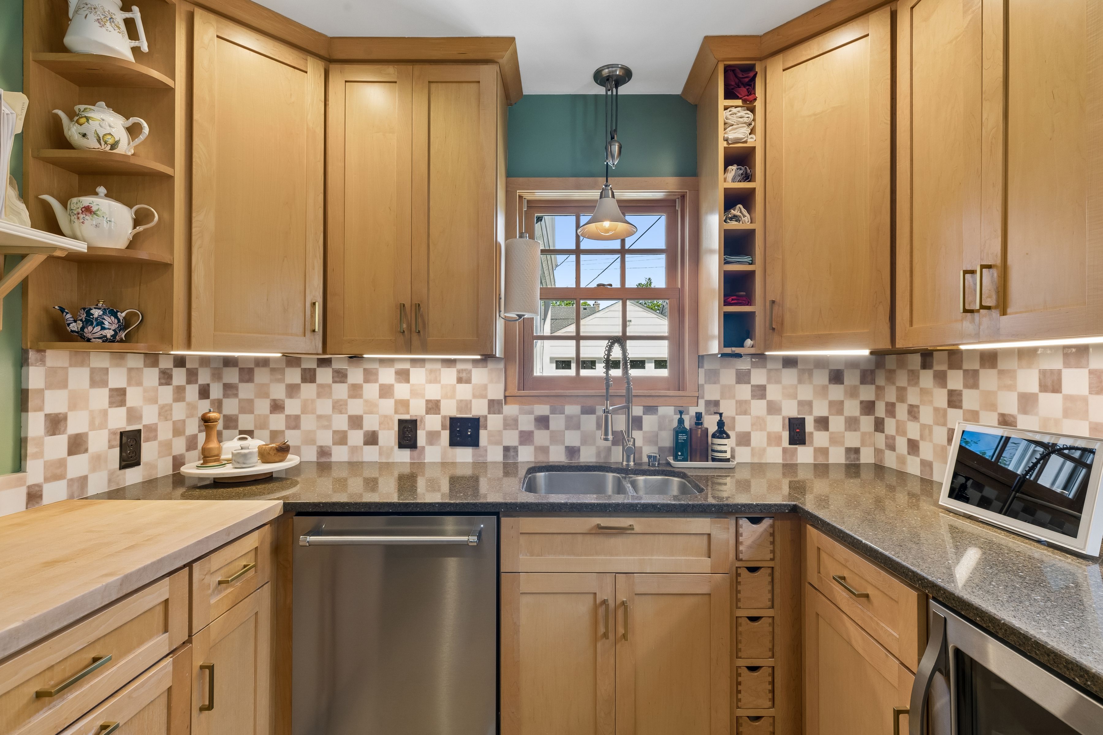  Elegant Cape Cod Living with Timeless Architectural Detail - 物件實景