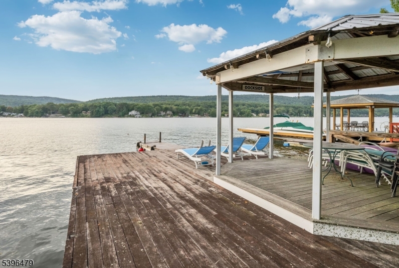 West Milford Twp., New Jersey, 07421, United States, 4 Bedrooms Bedrooms, ,3 BathroomsBathrooms,Residential,For Sale,1992089