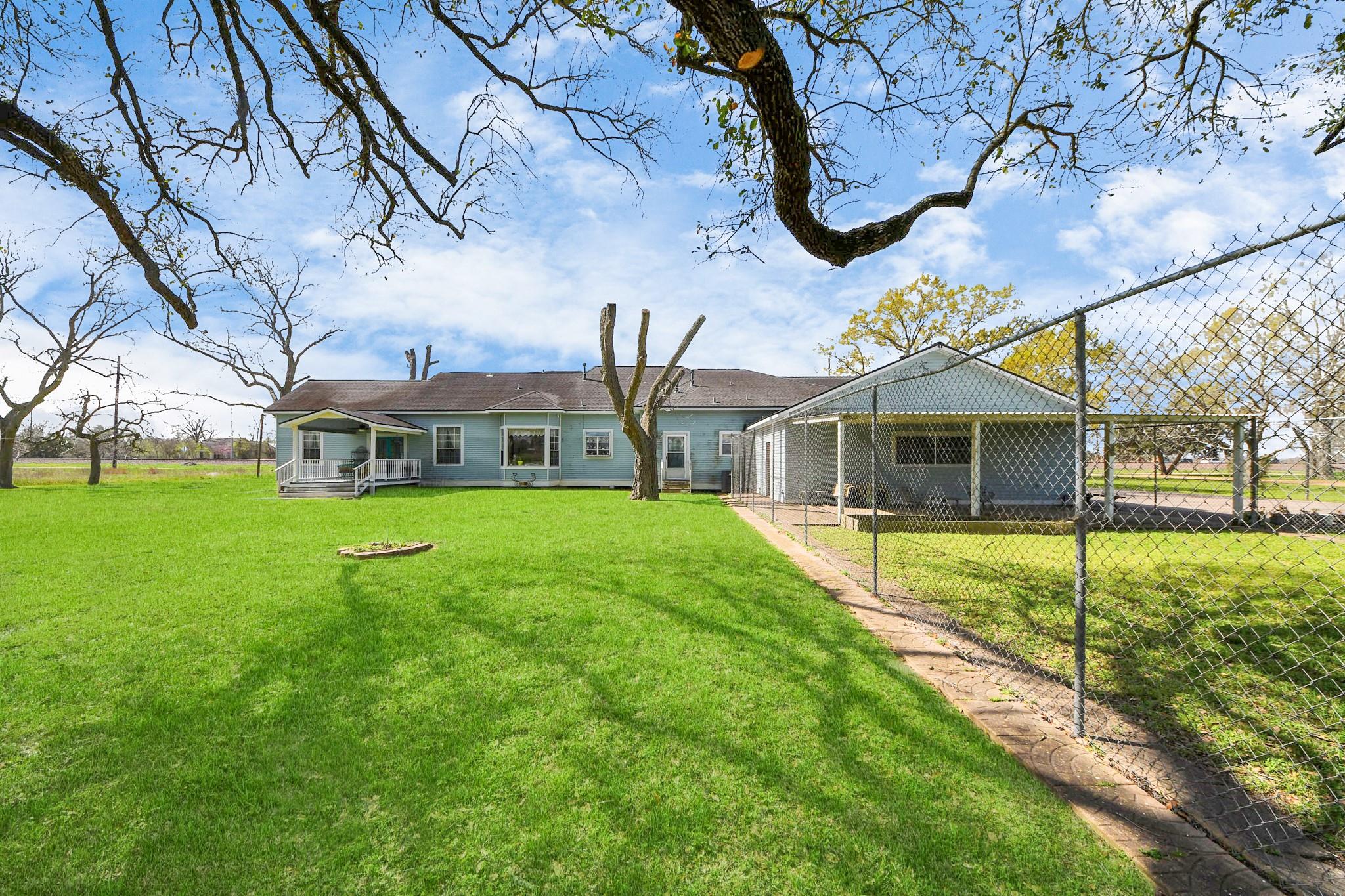 Wallis, Texas, 77485, United States, 3 Bedrooms Bedrooms, ,4 BathroomsBathrooms,Residential,For Sale,1928223