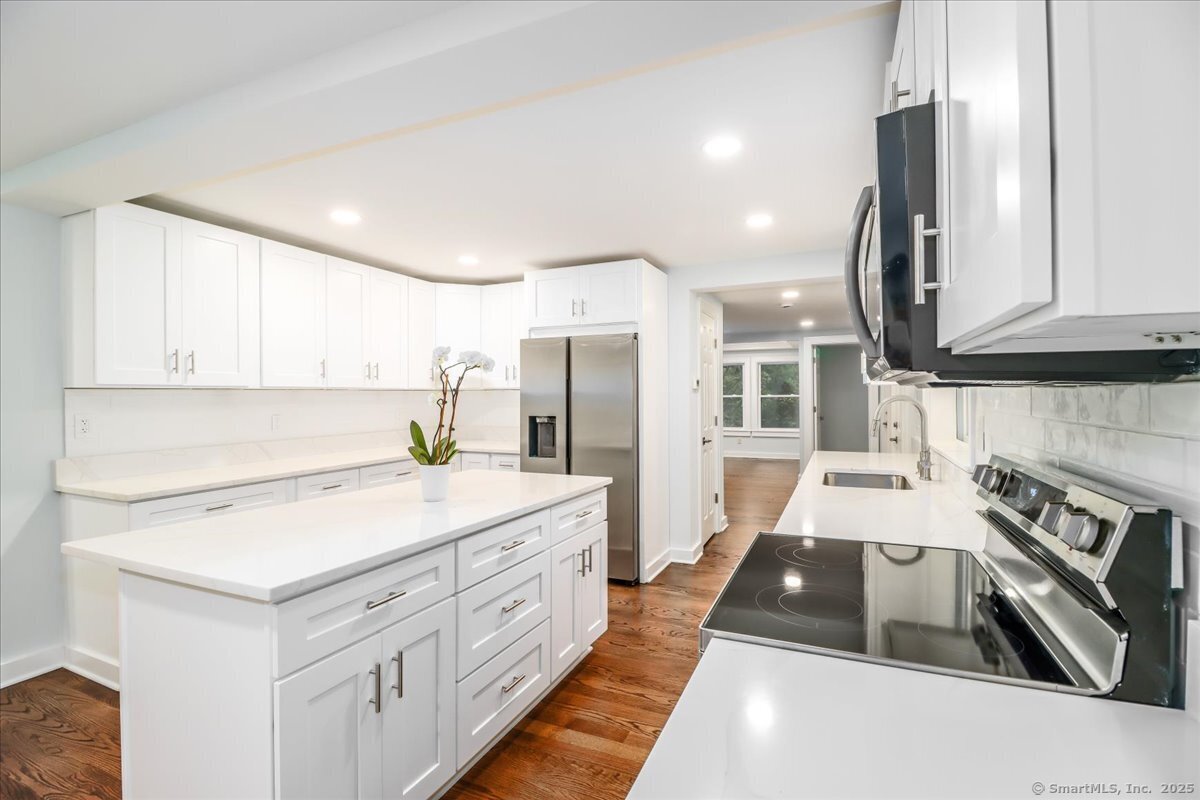 Monroe, Connecticut, 06468, United States, 3 Bedrooms Bedrooms, ,3 BathroomsBathrooms,Residential,For Sale,1883497