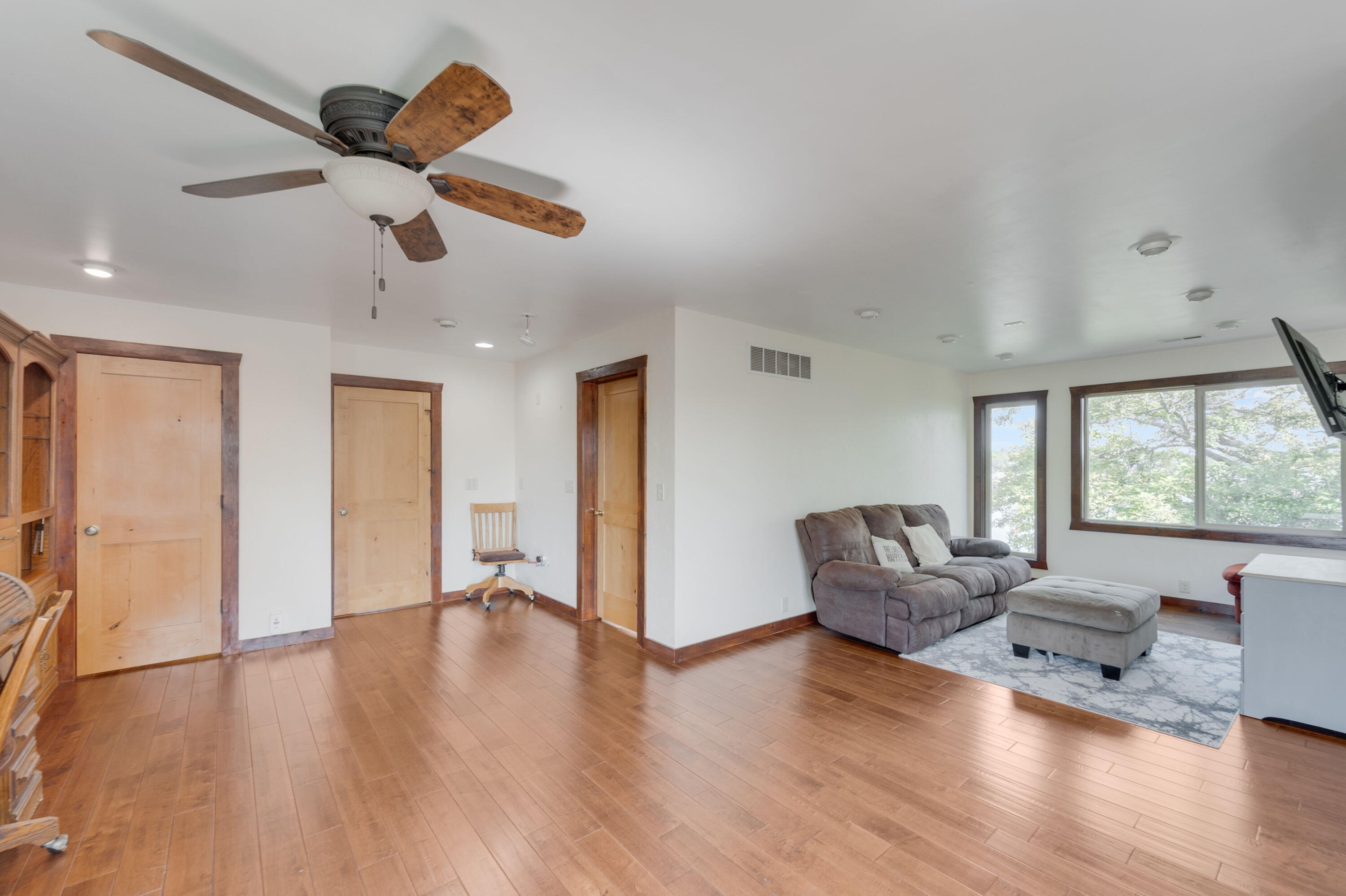 Burlington, Wisconsin, 53105, United States, 4 Bedrooms Bedrooms, ,3 BathroomsBathrooms,Residential,For Sale,1885300