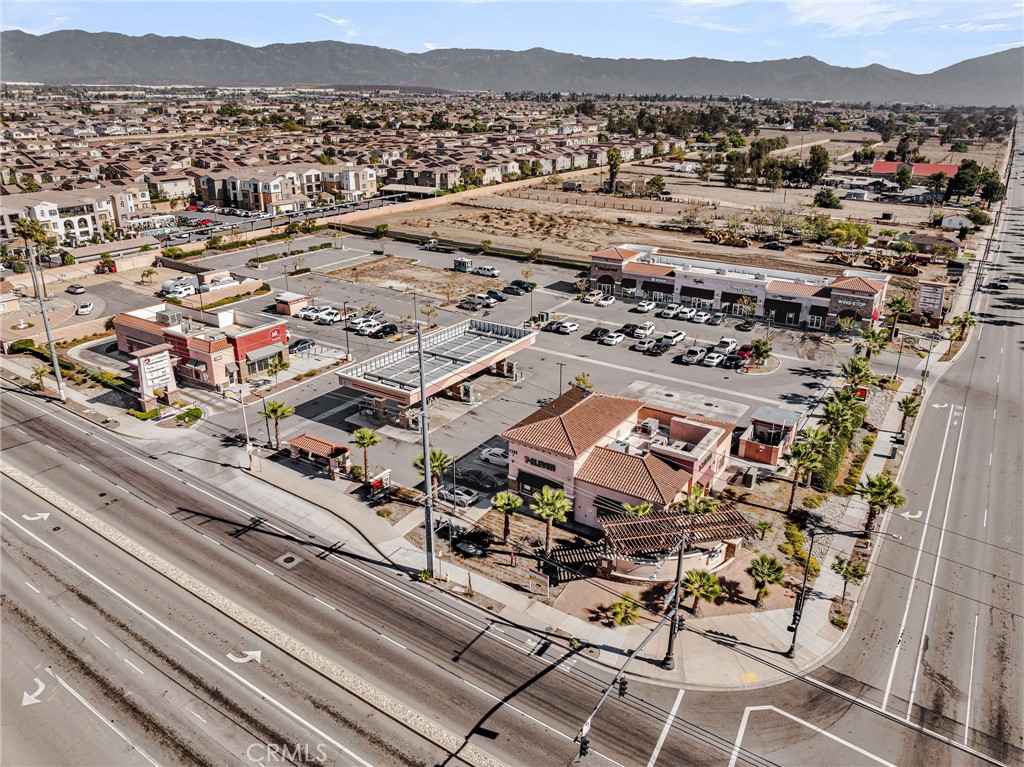 Fontana, California, 92336, United States, 4 Bedrooms Bedrooms, ,3 BathroomsBathrooms,Residential,For Sale,1991527