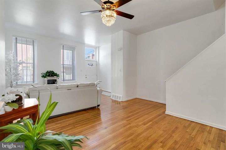 Philadelphia, Pennsylvania, 19123, United States, 4 Bedrooms Bedrooms, ,3 BathroomsBathrooms,Residential,For Sale,1944903