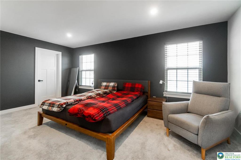 Catasauqua, Pennsylvania, 18032, United States, 5 Bedrooms Bedrooms, ,5 BathroomsBathrooms,Residential,For Sale,2008861