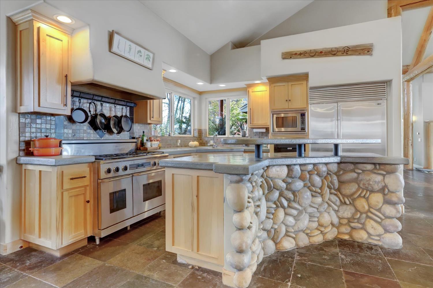 Grass Valley, California, 95949, United States, 3 Bedrooms Bedrooms, ,3 BathroomsBathrooms,Residential,For Sale,1992589