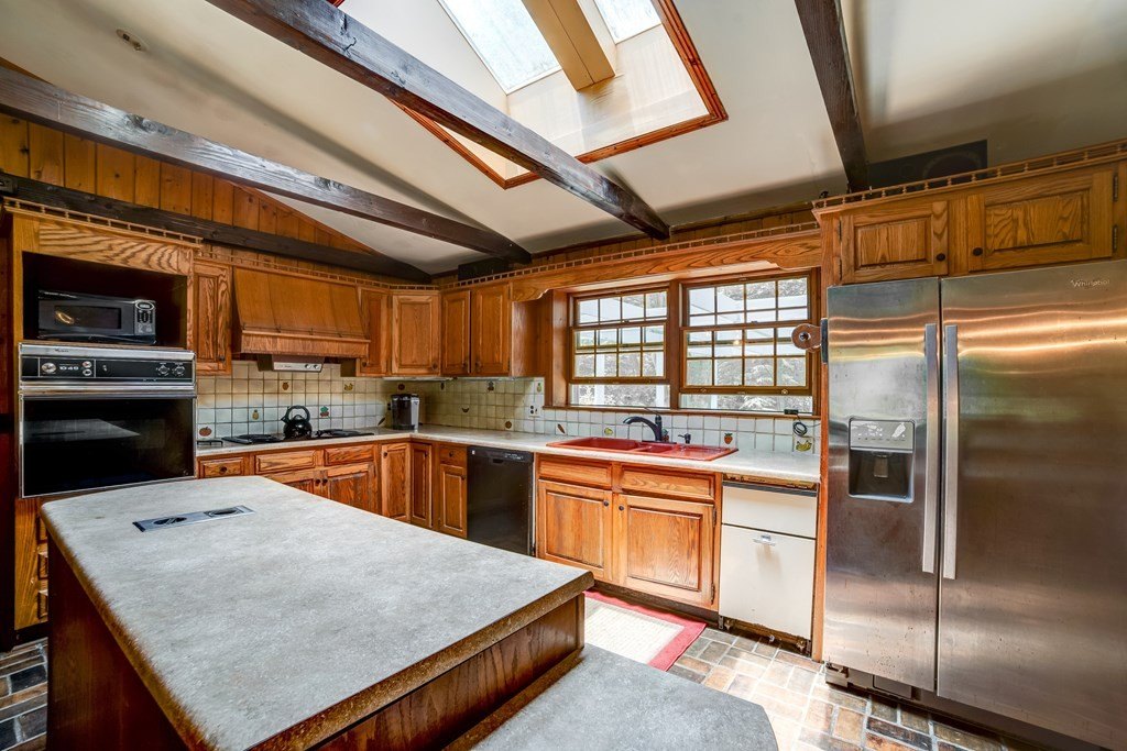 Hiawassee, Georgia, 30546, United States, 3 Bedrooms Bedrooms, ,4 BathroomsBathrooms,Residential,For Sale,1981335