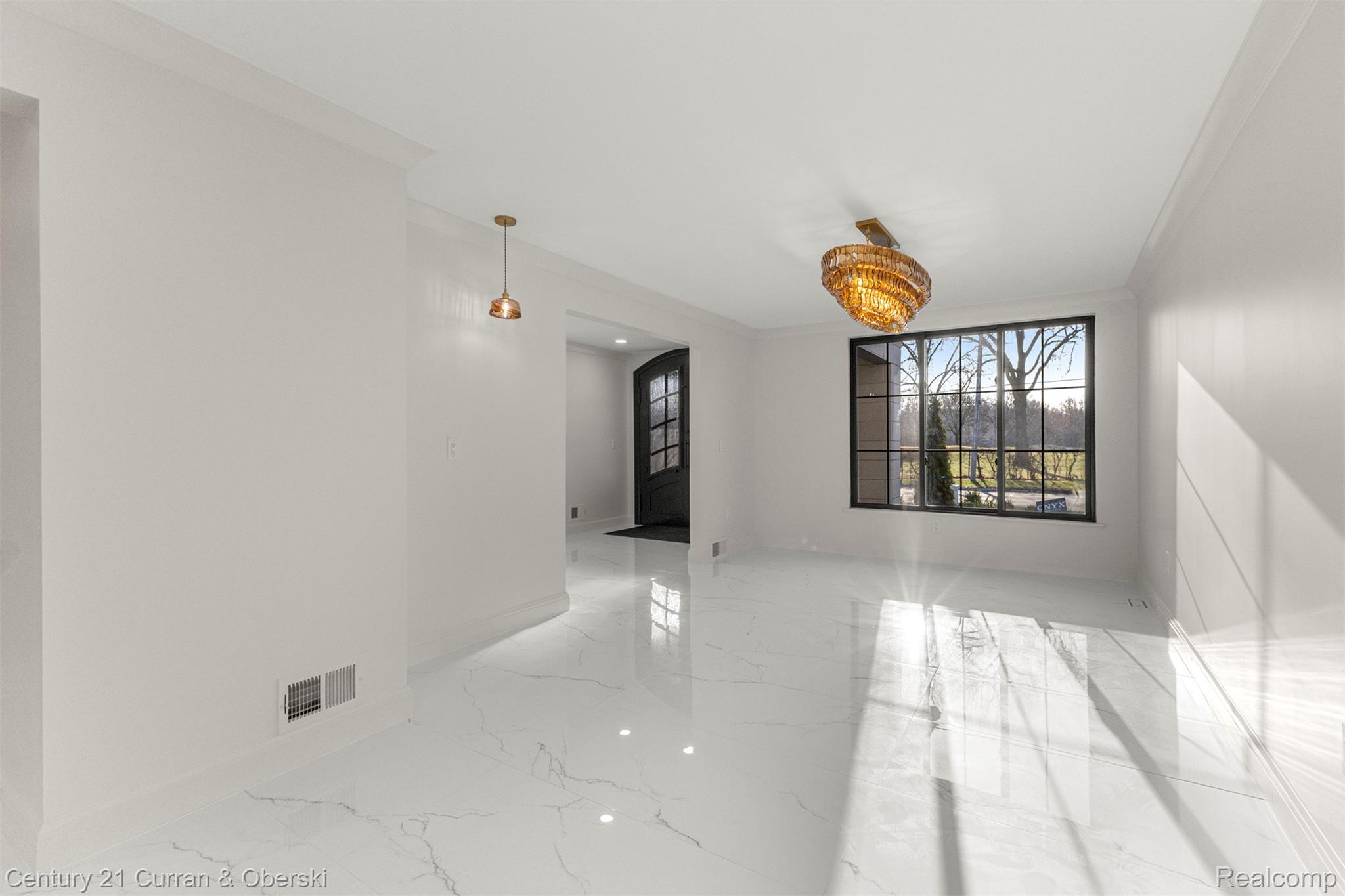 Dearborn, Michigan, 48128, United States, 5 Bedrooms Bedrooms, ,5 BathroomsBathrooms,Residential,For Sale,2030794