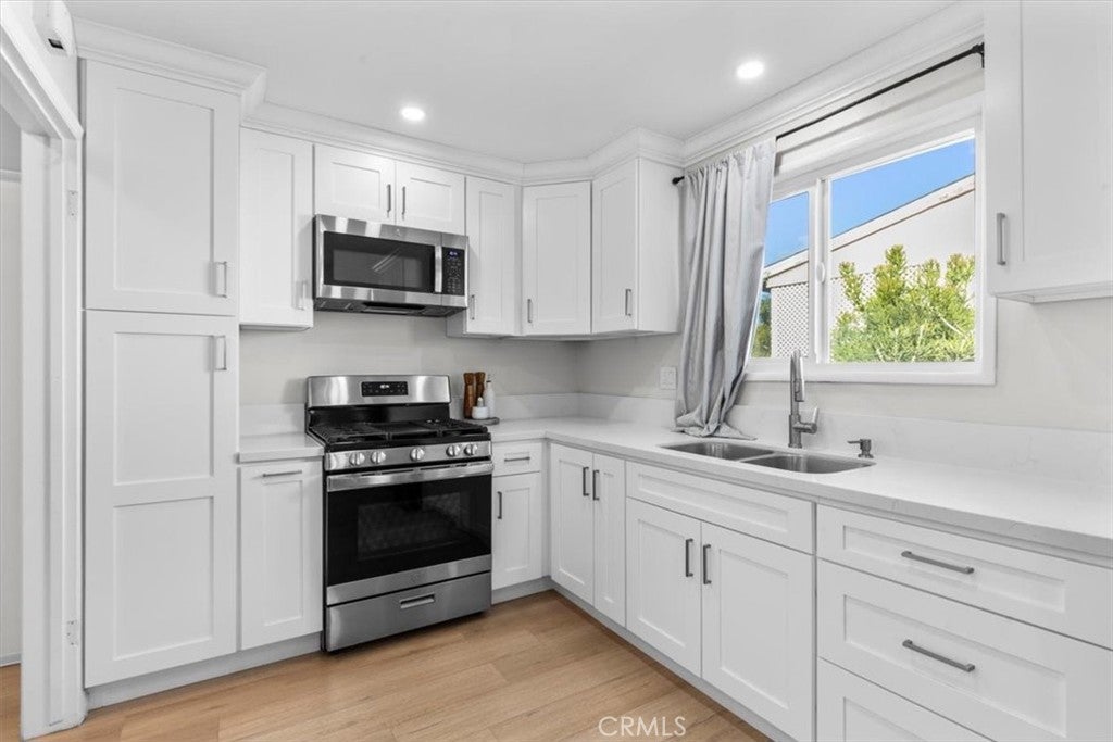 Rialto, California, 92376, United States, 4 Bedrooms Bedrooms, ,2 BathroomsBathrooms,Residential,For Sale,2006075