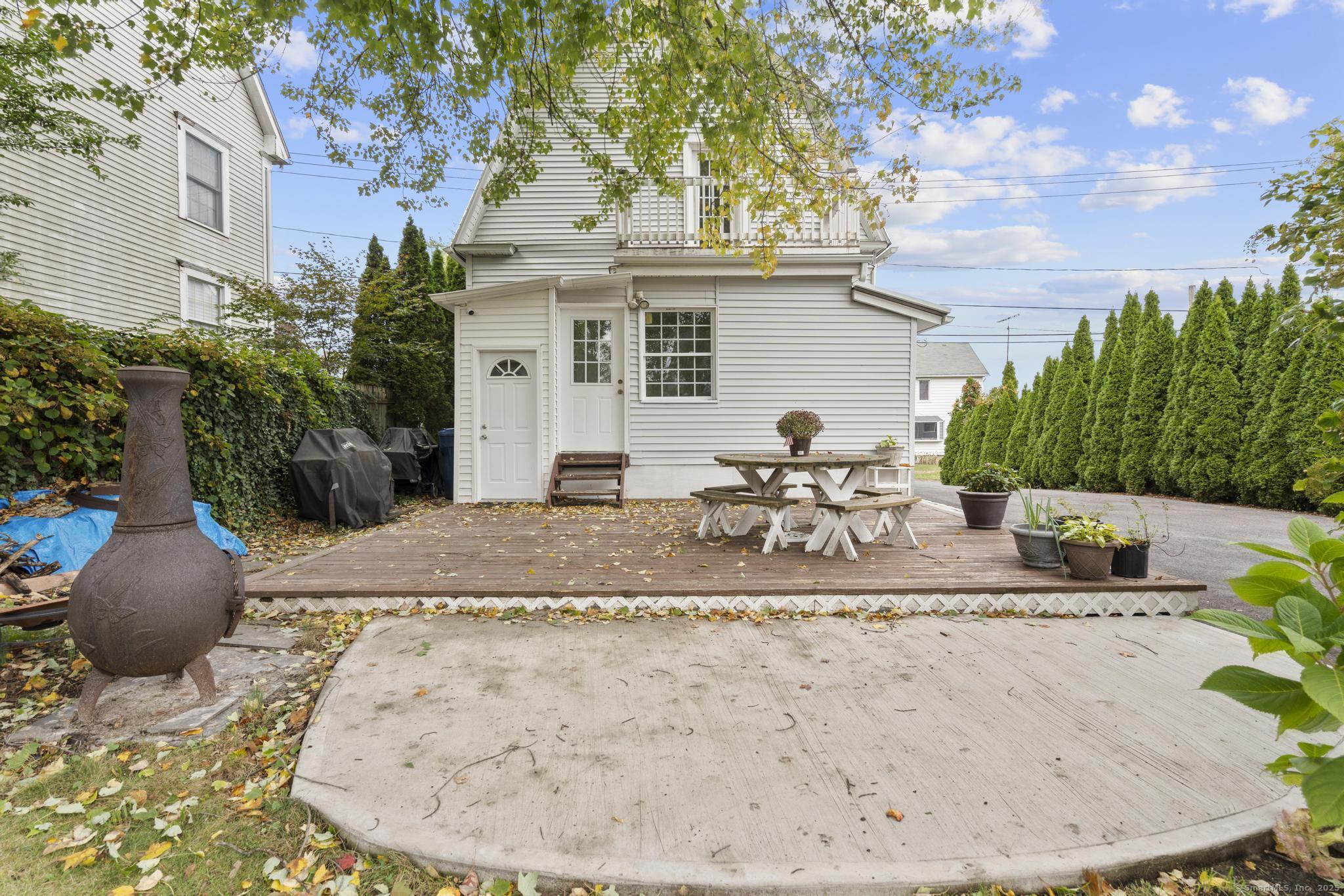 Fairfield, Connecticut, 06825, United States, 3 Bedrooms Bedrooms, ,2 BathroomsBathrooms,Residential,For Sale,1990331