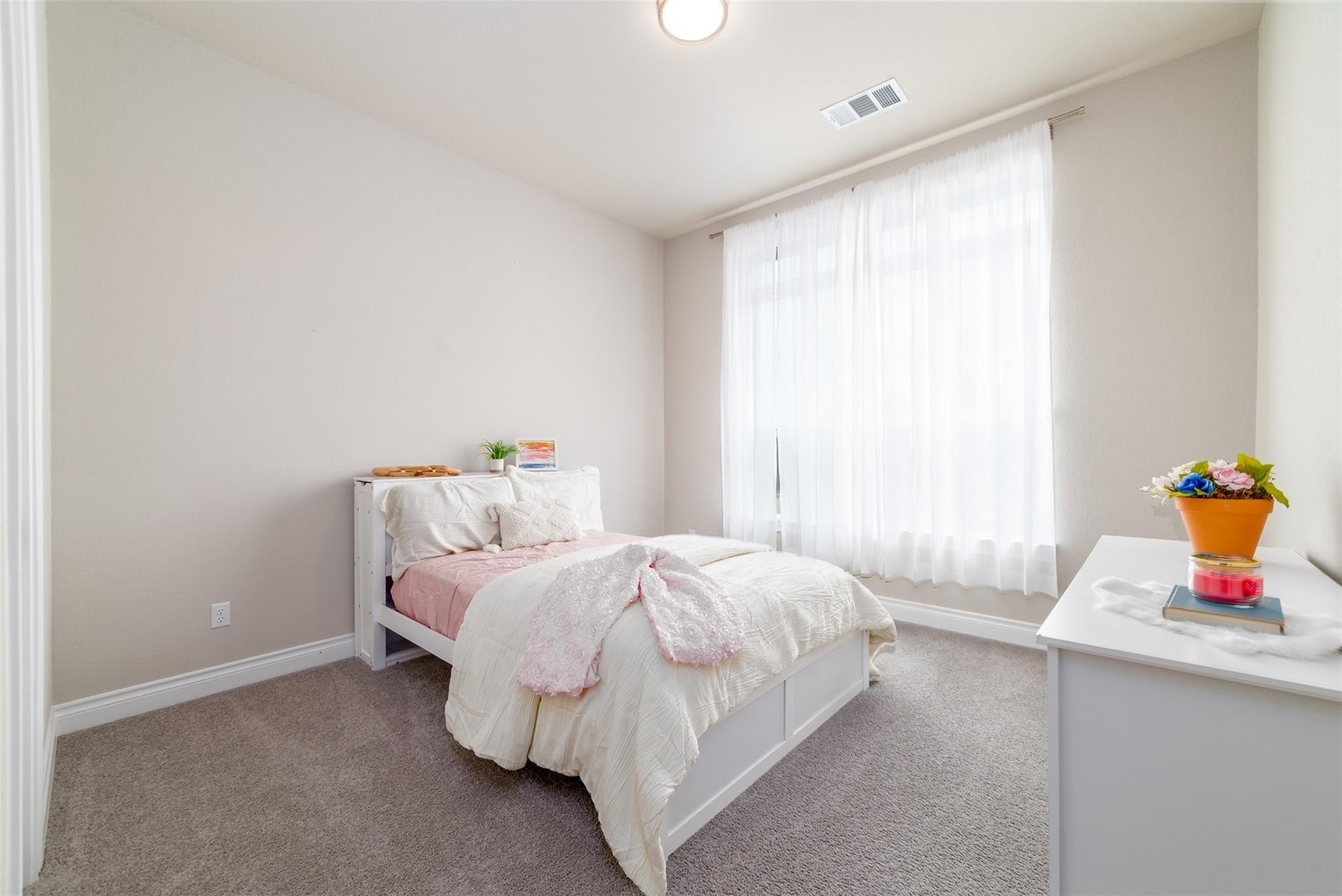 Georgetown, Texas, 78628, United States, 4 Bedrooms Bedrooms, ,3 BathroomsBathrooms,Residential,For Sale,1984409