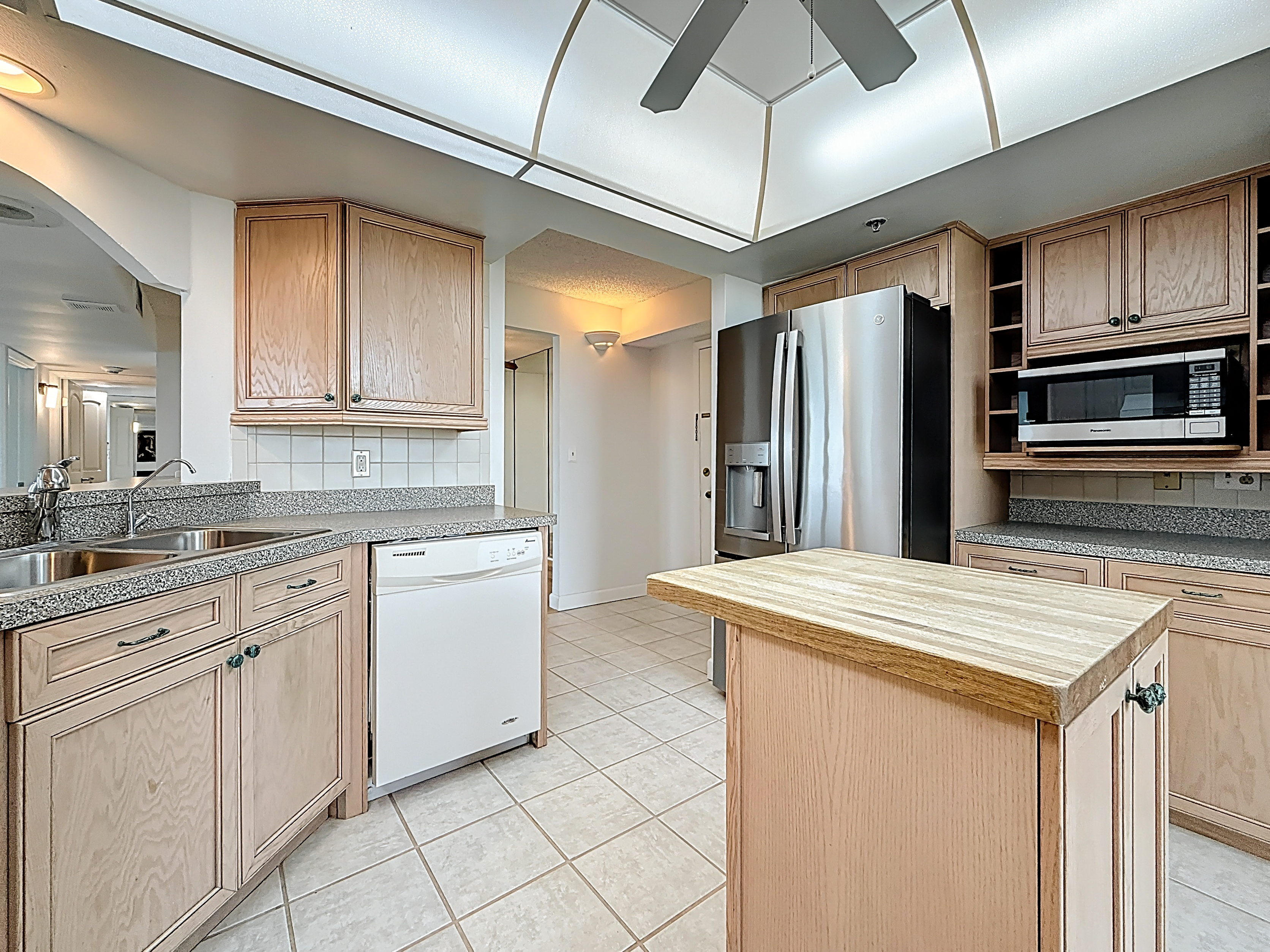 Treasure Island, Florida, 33706, United States, 3 Bedrooms Bedrooms, ,3 BathroomsBathrooms,Residential,For Sale,1983307